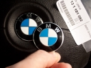 BMW kormány embléma.