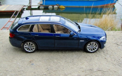 Norev BMW 550i Touring